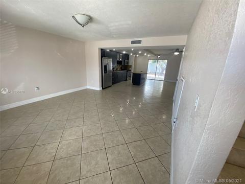 899 W 79th St, Hialeah, FL 33014 photo 3