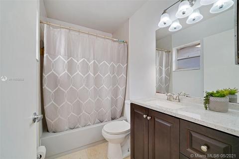 2764 W 74th Ter, Hialeah, FL 33016 photo 5
