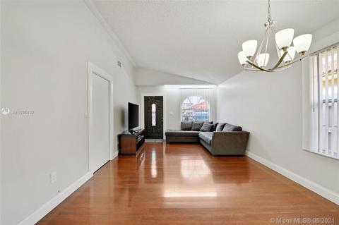 2764 W 74th Ter, Hialeah, FL 33016 photo 9