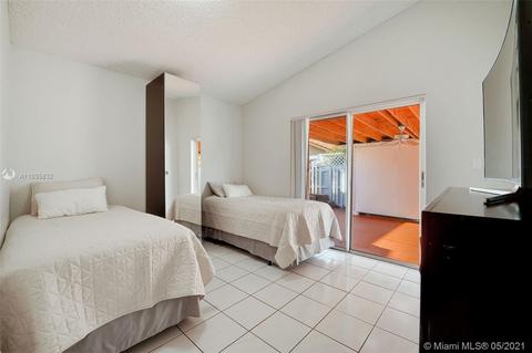 2764 W 74th Ter, Hialeah, FL 33016 photo 18