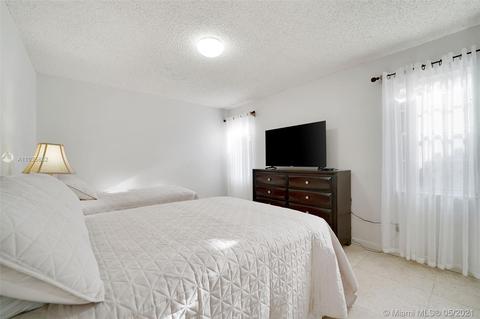 2764 W 74th Ter, Hialeah, FL 33016 photo 17