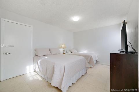 2764 W 74th Ter, Hialeah, FL 33016 photo 4