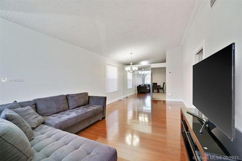 2764 W 74th Ter, Hialeah, FL 33016 photo 2