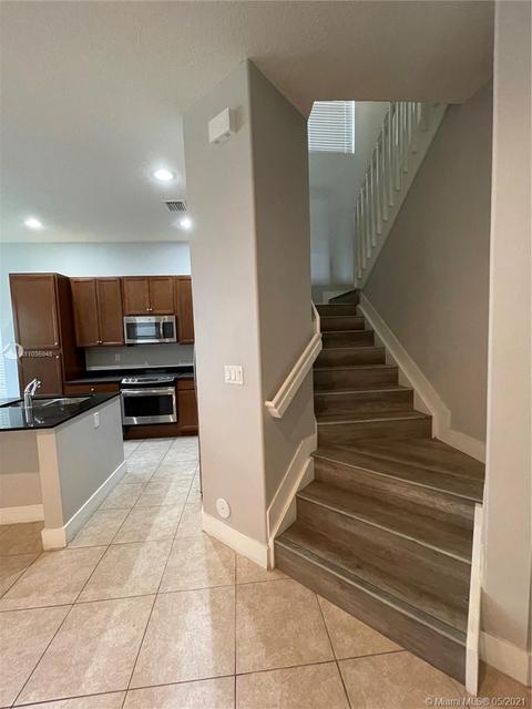 3347 W 96 Pl, Hialeah, FL 33018 photo 6
