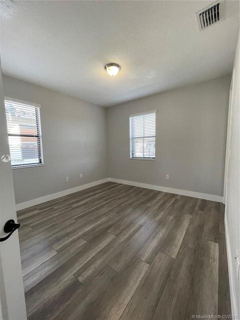 3347 W 96 Pl, Hialeah, FL 33018 photo 10