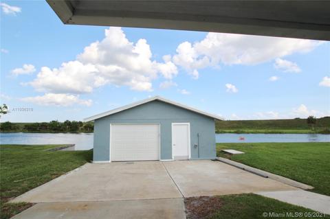 1163 Maple St, Okeechobee, FL 34974 photo 4