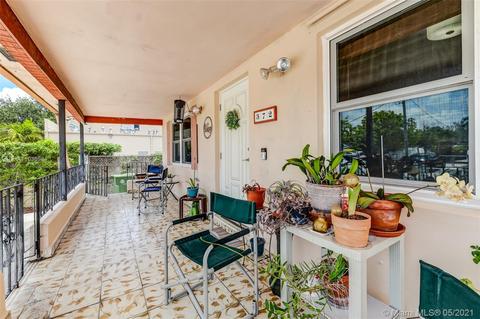 372 E 19th St, Hialeah, FL 33010 photo 3