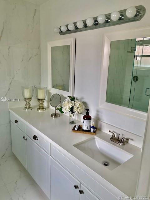 7330 Sabal Dr, Miami Lakes, FL 33014 photo 28