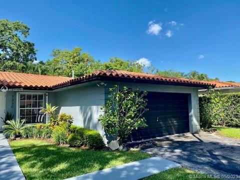 7330 Sabal Dr, Miami Lakes, FL 33014 photo 4