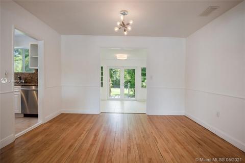 9049 Carlyle Ave, Surfside, FL 33154 photo 12