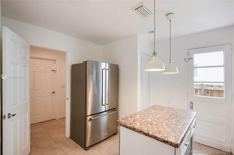 9049 Carlyle Ave, Surfside, FL 33154 photo 9