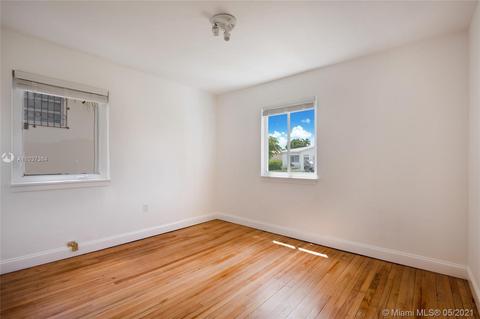 9049 Carlyle Ave, Surfside, FL 33154 photo 13