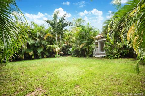 9049 Carlyle Ave, Surfside, FL 33154 photo 2