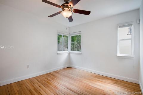 9049 Carlyle Ave, Surfside, FL 33154 photo 14