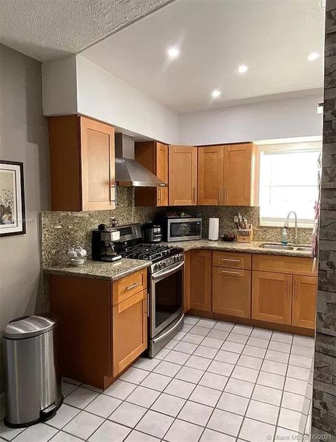 534 W 65th St, Hialeah, FL 33012 photo 10