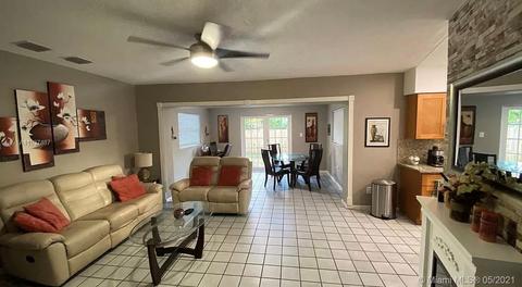 534 W 65th St, Hialeah, FL 33012 photo 6