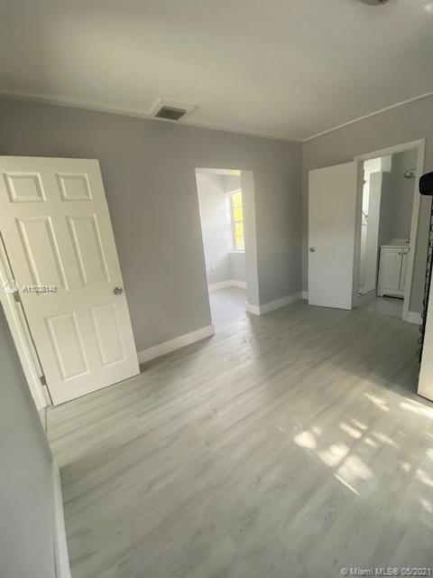 170 E 54th St, Hialeah, FL 33013 photo 8