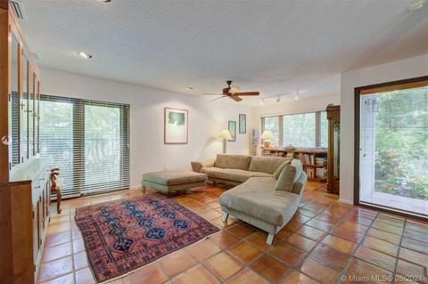 3574 Avocado Ave, Miami, FL 33133 photo 4