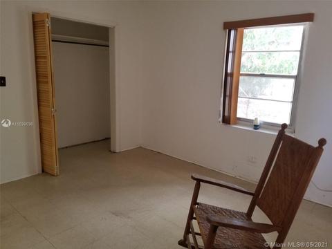 661 E 14th St, Hialeah, FL 33010 photo 10