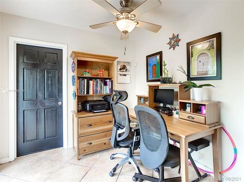 6930 Bamboo St, Miami Lakes, FL 33014 photo 9