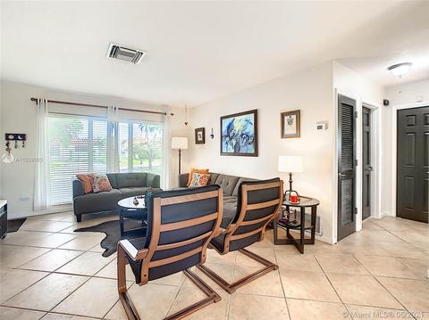 6930 Bamboo St, Miami Lakes, FL 33014 photo 11