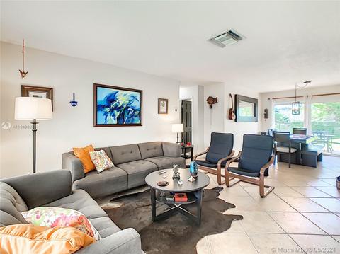 6930 Bamboo St, Miami Lakes, FL 33014 photo 10