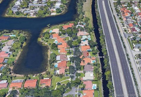 6930 Bamboo St, Miami Lakes, FL 33014 photo 3