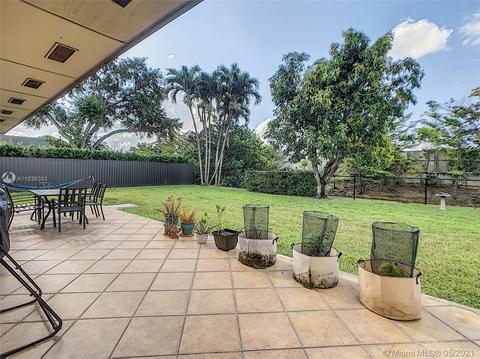 6930 Bamboo St, Miami Lakes, FL 33014 photo 24