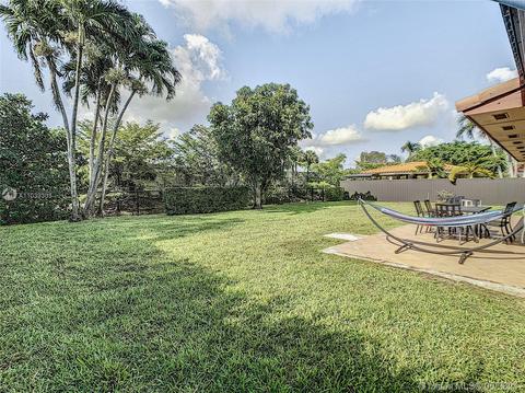 6930 Bamboo St, Miami Lakes, FL 33014 photo 23