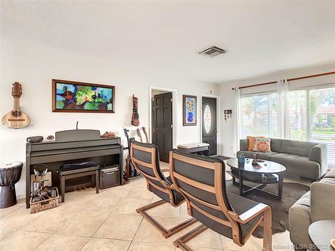 6930 Bamboo St, Miami Lakes, FL 33014 photo 12