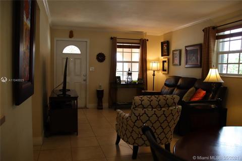 261 W 38 St, Hialeah, FL 33012 photo 10