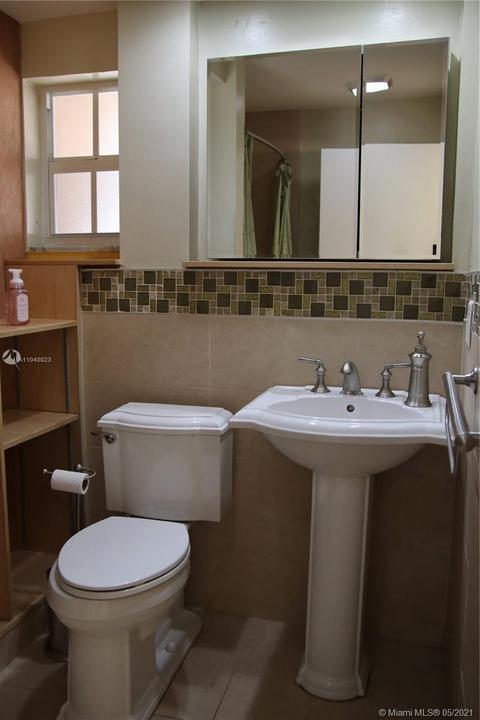 261 W 38 St, Hialeah, FL 33012 photo 40