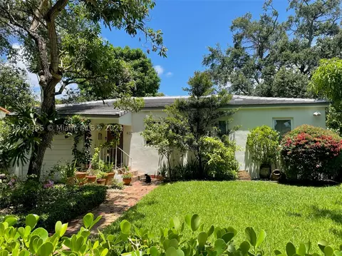 437 Blue Rd, Coral Gables, FL 33146 photo 1