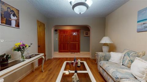 911 E 34th St, Hialeah, FL 33013 photo 4