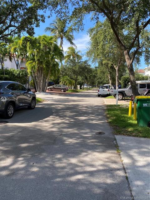 485 Warren Ln, Key Biscayne, FL 33149 photo 2