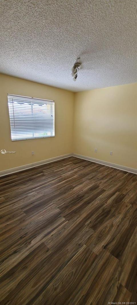 2860 W 75th St, Hialeah, FL 33018 photo 18
