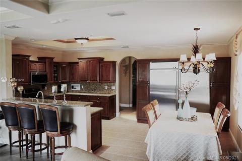 16100 NW 83rd Pl, Miami Lakes, FL 33016 photo 4