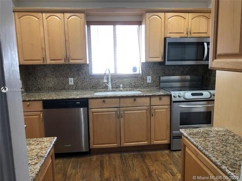 8926 Emerson Ave, Surfside, FL 33154 photo 9