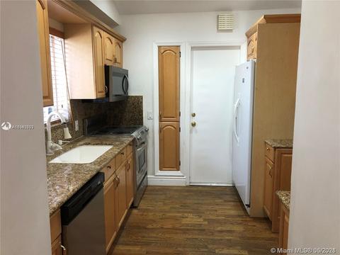 8926 Emerson Ave, Surfside, FL 33154 photo 10