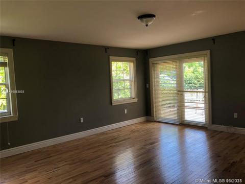 8926 Emerson Ave, Surfside, FL 33154 photo 12