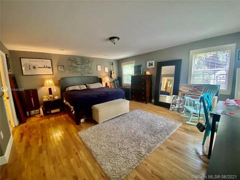 8926 Emerson Ave, Surfside, FL 33154 photo 7