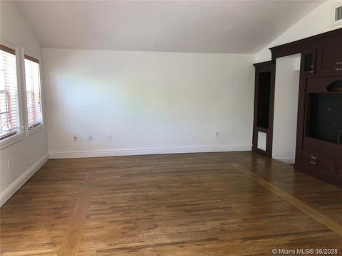 8926 Emerson Ave, Surfside, FL 33154 photo 4