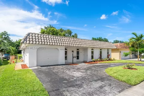 4901 Thomas St, Hollywood, FL 33021 photo 1