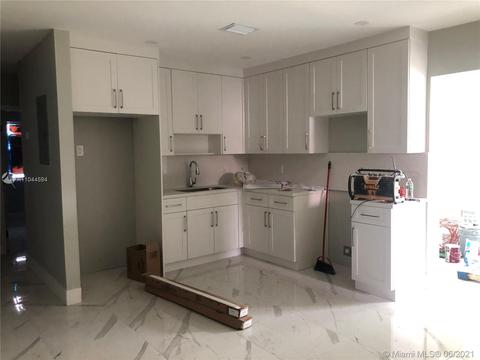 4060 E 9th Ct, Hialeah, FL 33013 photo 5