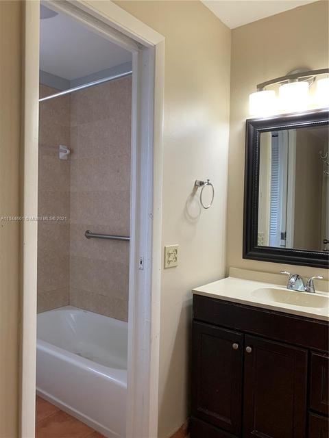 460 E 23rd St #416, Hialeah, FL 33013 photo 20