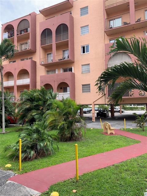 460 E 23rd St #416, Hialeah, FL 33013 photo 2