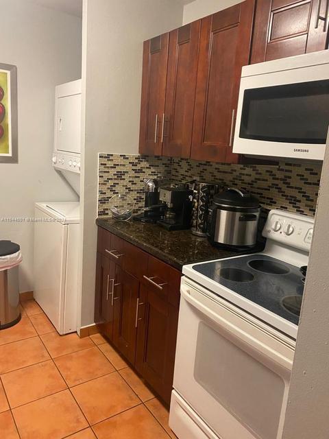 460 E 23rd St #416, Hialeah, FL 33013 photo 7
