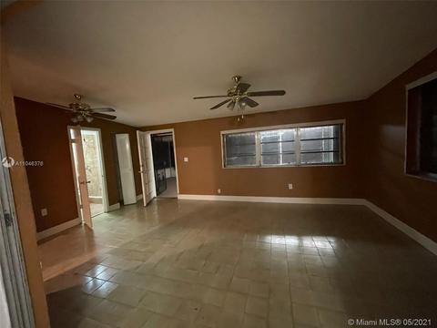 110 E 42nd St, Hialeah, FL 33013 photo 4