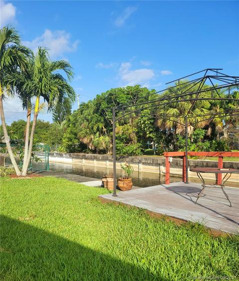 1409 E River Dr, Margate, FL 33063 photo 6