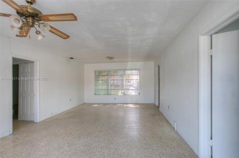 954 SE 3rd Pl, Hialeah, FL 33010 photo 8